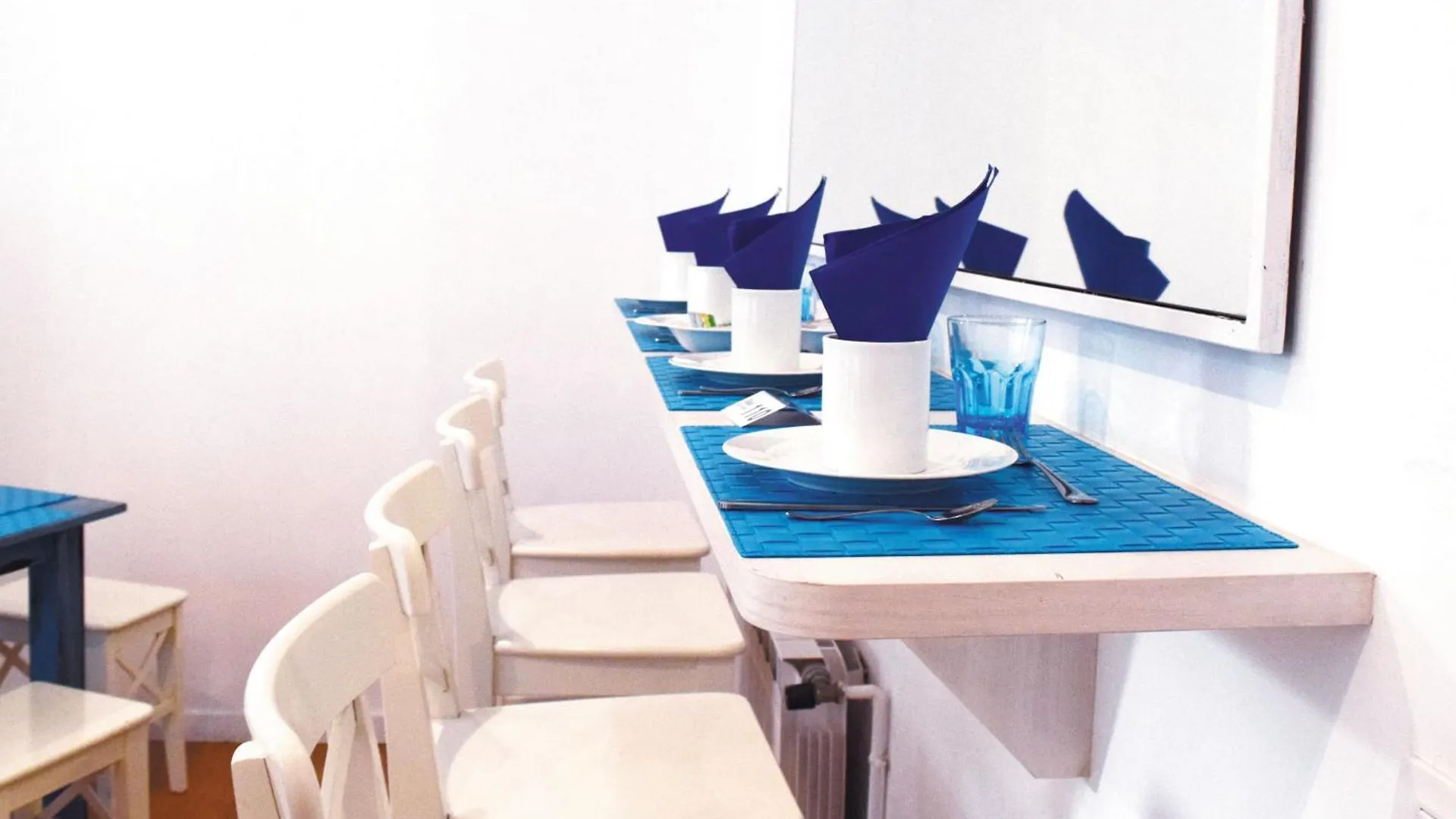 Blue Barcelona Bed & Breakfast