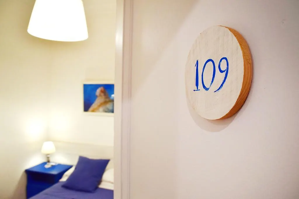 Blue Barcelona Bed & Breakfast