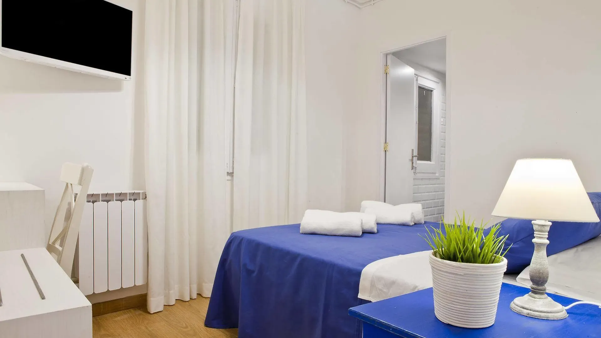 Blue Barcelona Bed & Breakfast