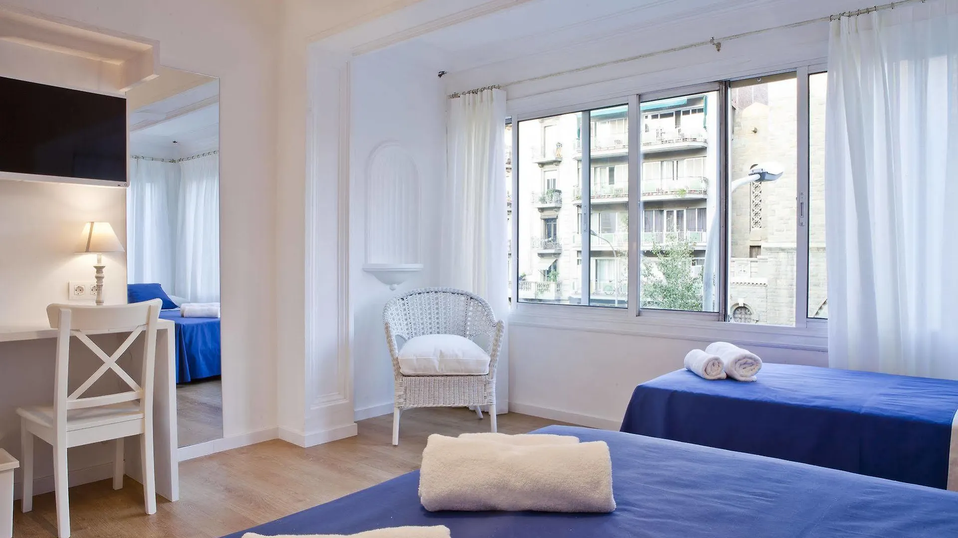 Blue Barcelona Bed & Breakfast